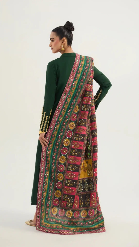 Emerald Aura formal outfit by Rubina Irfan, Piyu Bole collection, side view