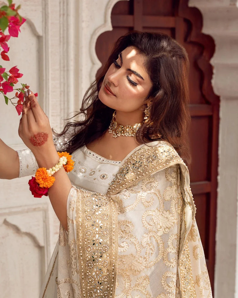 Golden Serenity - The Royal Empress