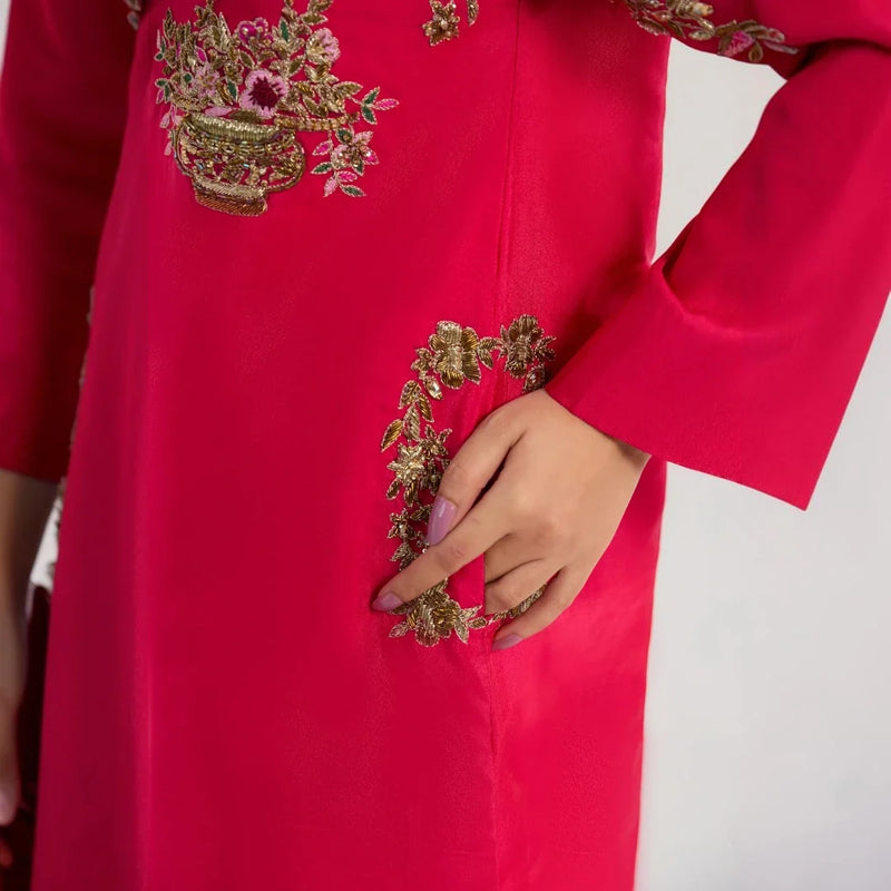 Queen's Royal - Piyu Bole formal collection