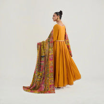 Sunlit Zehra - Piyu Bole formal collection