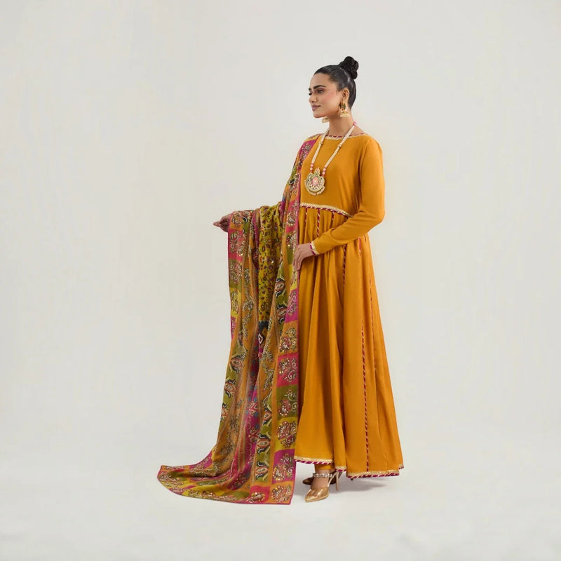 Sunlit Zehra - Piyu Bole formal collection